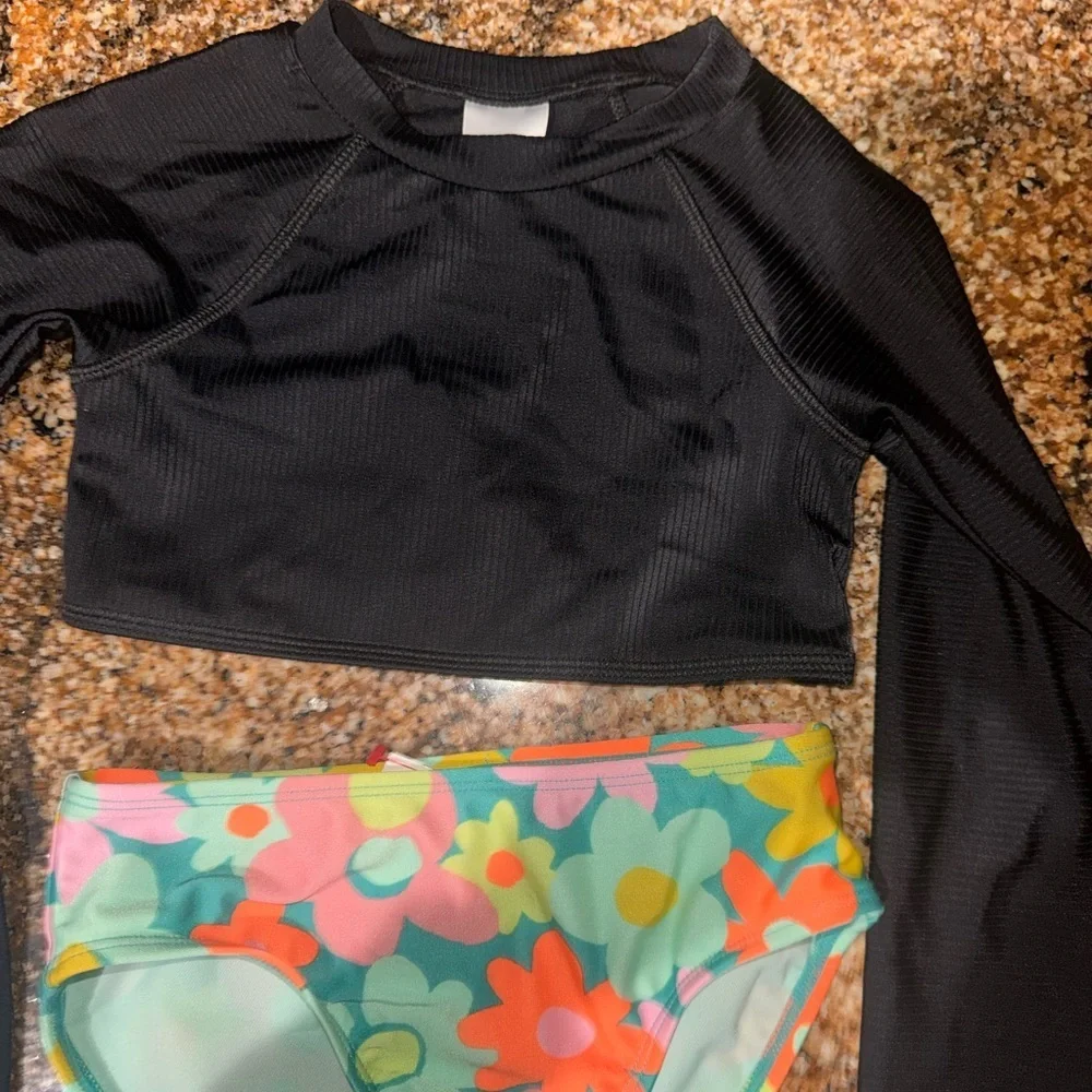 art class Black and Multicolor Kids Swim Rashguard Set